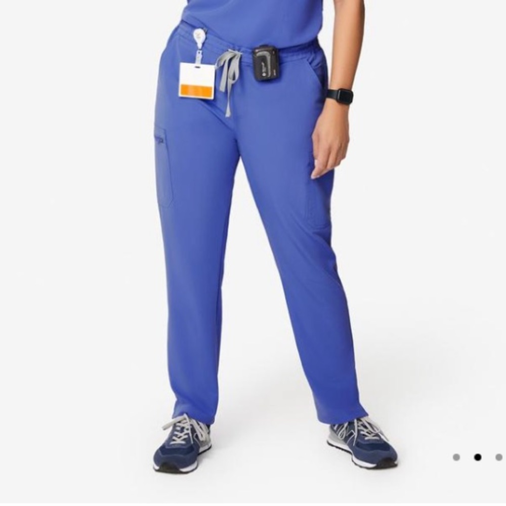 FIGS yola skinny scrub pant